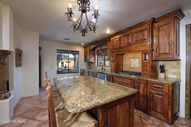 8915 N Hopdown Avenue, Tucson, AZ 85742