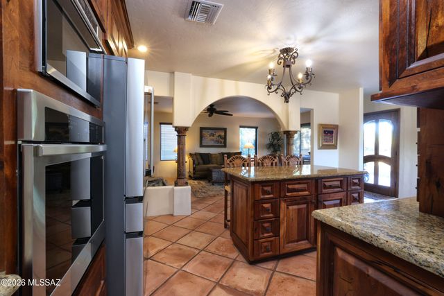 8915 N Hopdown Avenue, Tucson, AZ 85742