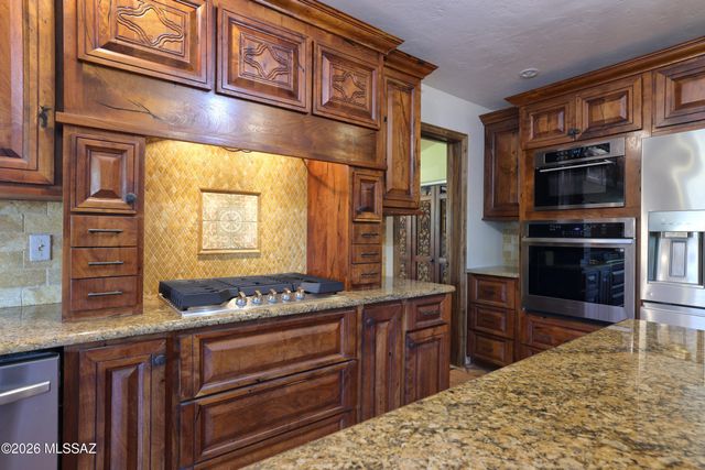 8915 N Hopdown Avenue, Tucson, AZ 85742