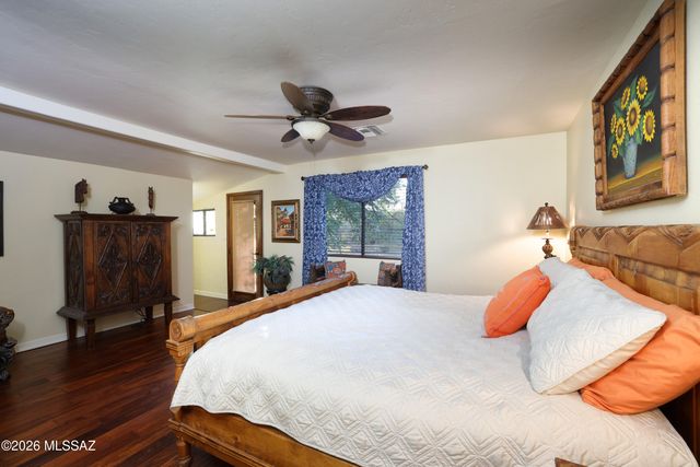 8915 N Hopdown Avenue, Tucson, AZ 85742