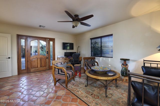 8915 N Hopdown Avenue, Tucson, AZ 85742