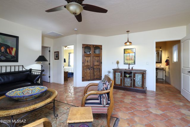 8915 N Hopdown Avenue, Tucson, AZ 85742