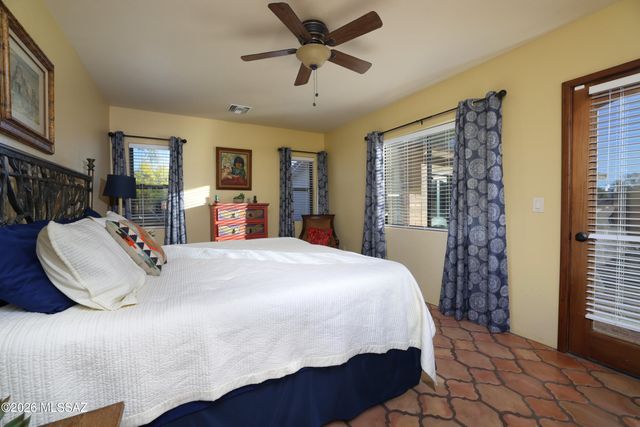 8915 N Hopdown Avenue, Tucson, AZ 85742