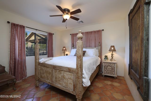 8915 N Hopdown Avenue, Tucson, AZ 85742
