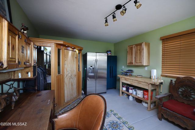 8915 N Hopdown Avenue, Tucson, AZ 85742