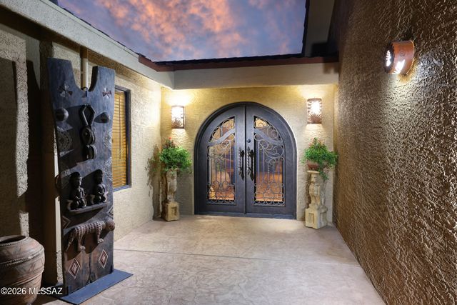 8915 N Hopdown Avenue, Tucson, AZ 85742