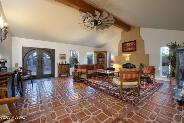 8915 N Hopdown Avenue, Tucson, AZ 85742