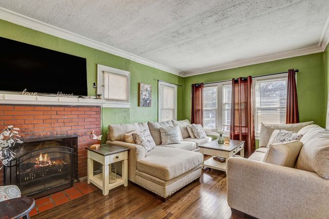 2211 Foster Street, Evanston, IL 60201