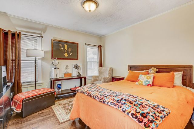 2211 Foster Street, Evanston, IL 60201