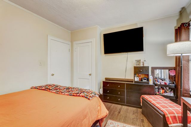 2211 Foster Street, Evanston, IL 60201