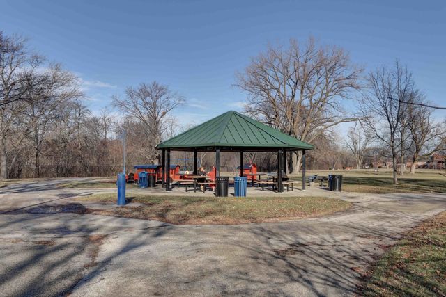 2211 Foster Street, Evanston, IL 60201