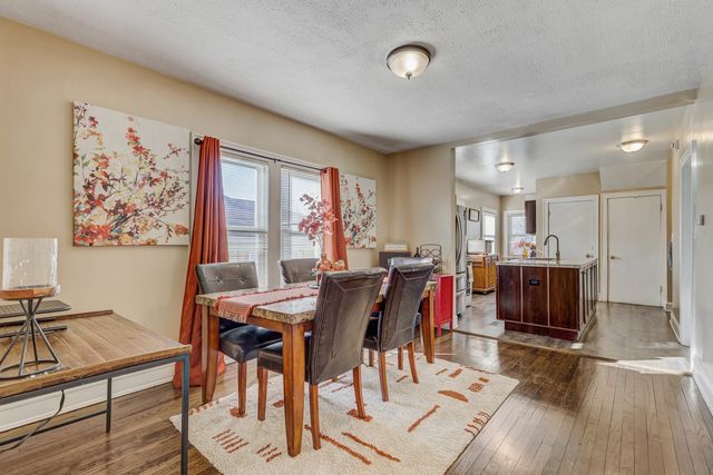 2211 Foster Street, Evanston, IL 60201