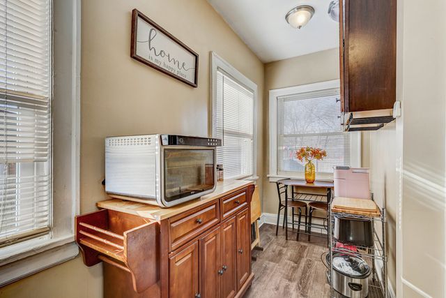 2211 Foster Street, Evanston, IL 60201