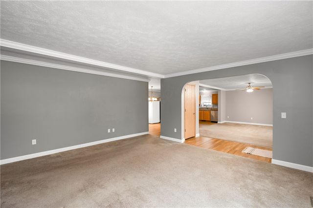 605 Amy Ln, Center Twp, PA 16001