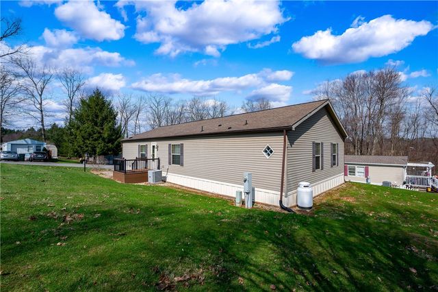 605 Amy Ln, Center Twp, PA 16001