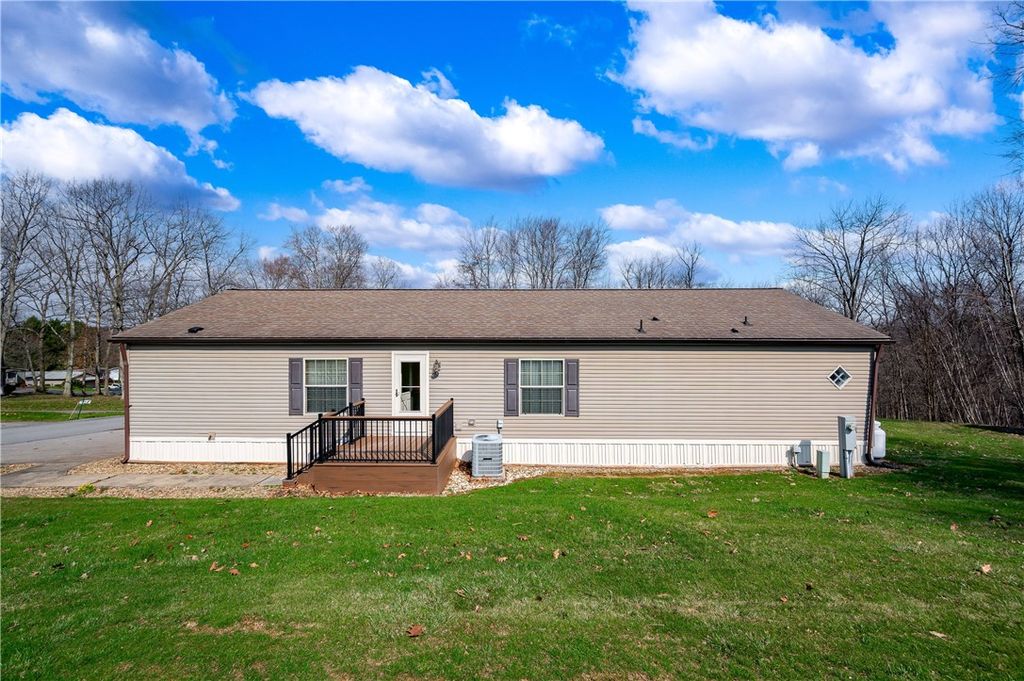 605 Amy Ln, Center Twp, PA 16001