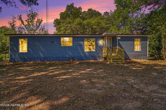 145 DAWSON Drive, Interlachen, FL 32148