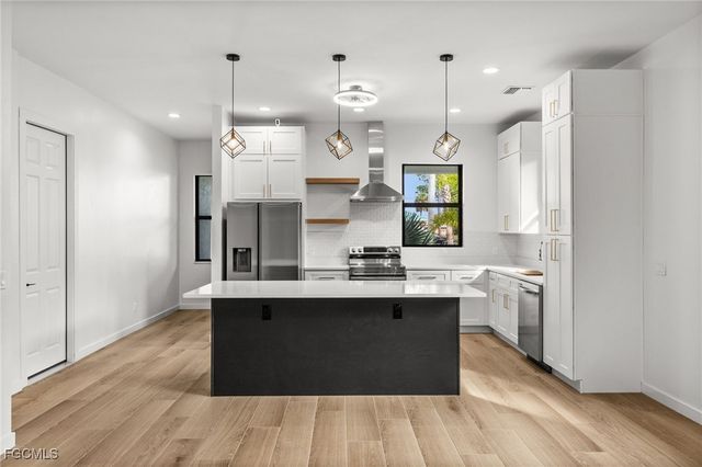 1916 Jefferson AVE, Fort Myers, FL 33901