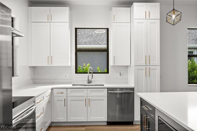 1916 Jefferson AVE, Fort Myers, FL 33901