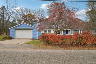 5506 Cruse Avenue, Waterford Charter Township, MI 48327