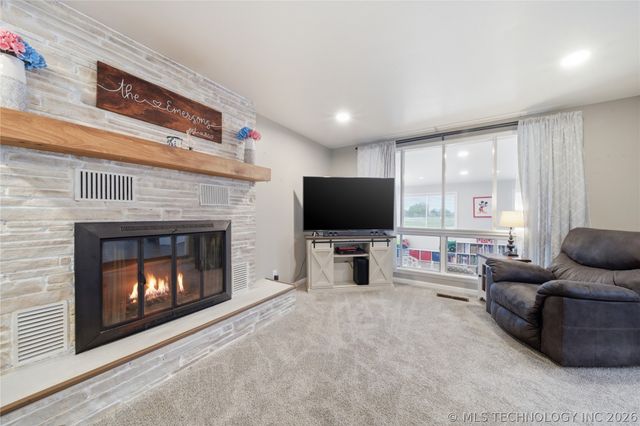 10104 E 136th Street N, Collinsville, OK 74021
