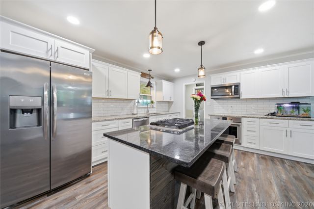 10104 E 136th Street N, Collinsville, OK 74021