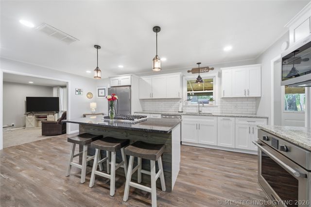 10104 E 136th Street N, Collinsville, OK 74021