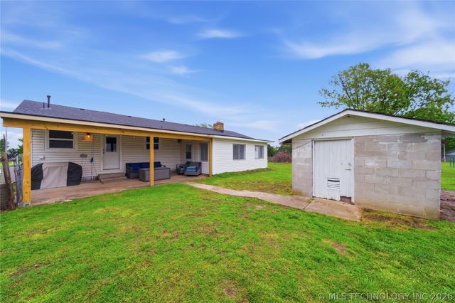 10104 E 136th Street N, Collinsville, OK 74021