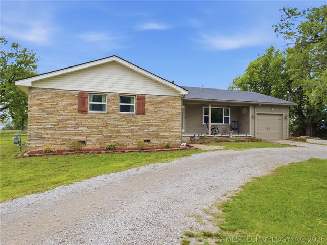10104 E 136th Street N, Collinsville, OK 74021