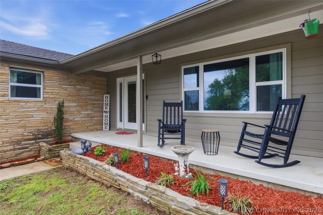10104 E 136th Street N, Collinsville, OK 74021