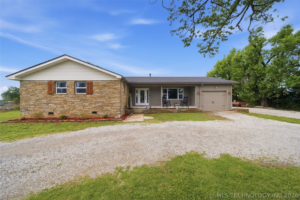 10104 E 136th Street N, Collinsville, OK 74021