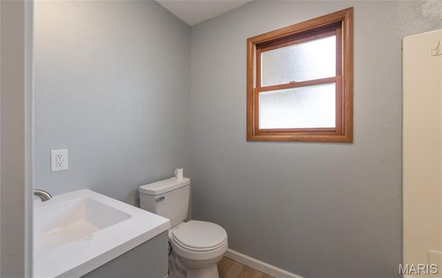 1560 Hinson Lane, St Clair, MO 63077