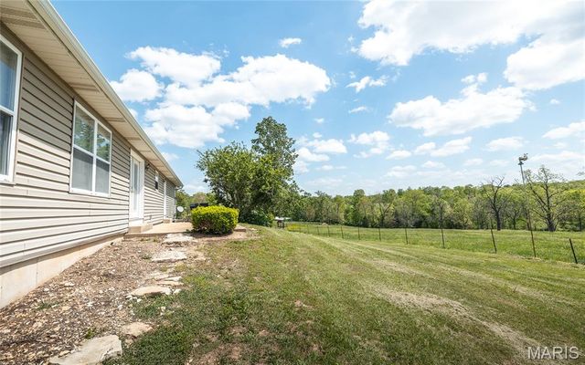 1560 Hinson Lane, St Clair, MO 63077