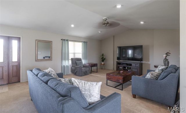 1560 Hinson Lane, St Clair, MO 63077