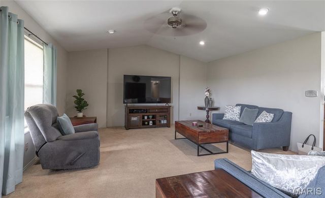 1560 Hinson Lane, St Clair, MO 63077