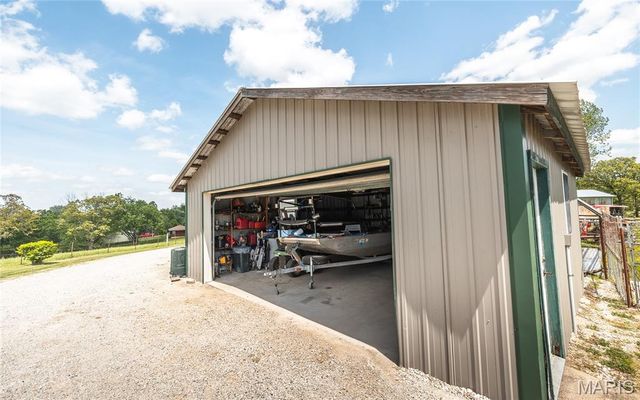 1560 Hinson Lane, St Clair, MO 63077