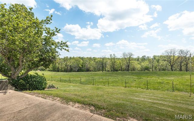 1560 Hinson Lane, St Clair, MO 63077