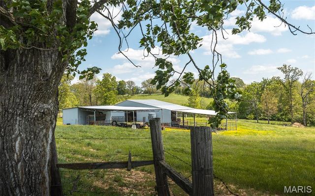 1560 Hinson Lane, St Clair, MO 63077
