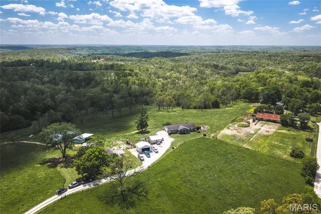1560 Hinson Lane, St Clair, MO 63077