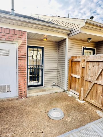 1164 BRADY HOLLOW LN, Cordova, TN 38016