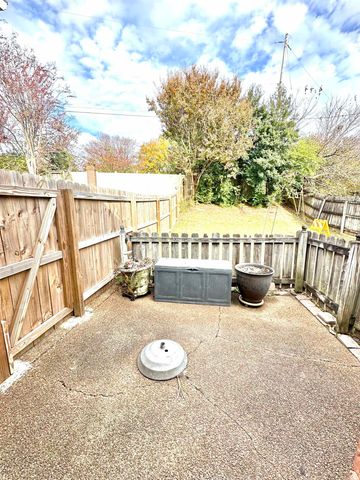 1164 BRADY HOLLOW LN, Cordova, TN 38016