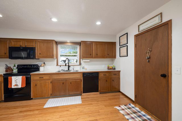 3326 E Independence Street, Springfield, MO 65804