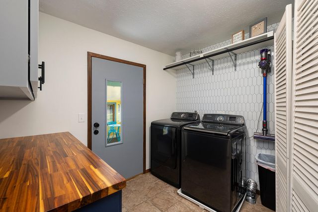 3326 E Independence Street, Springfield, MO 65804