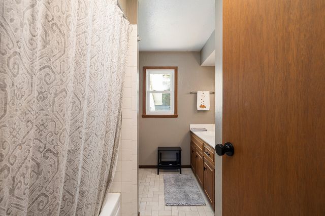 3326 E Independence Street, Springfield, MO 65804