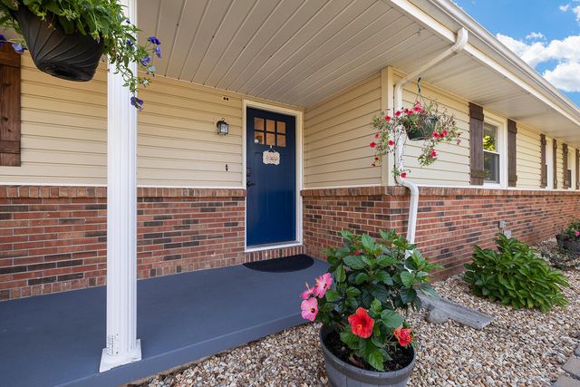 3326 E Independence Street, Springfield, MO 65804