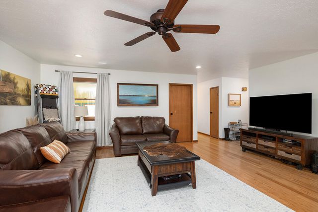 3326 E Independence Street, Springfield, MO 65804