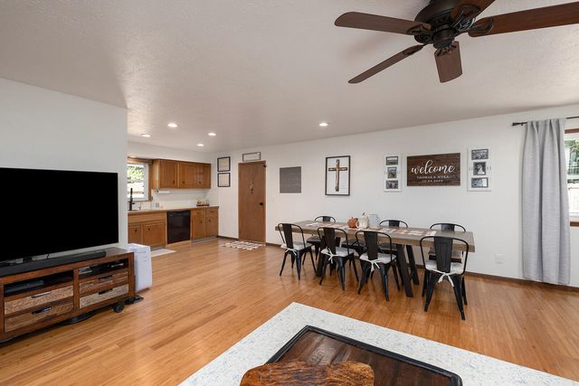 3326 E Independence Street, Springfield, MO 65804