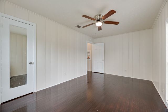 912 Clairemont Avenue, Fort Worth, TX 76103