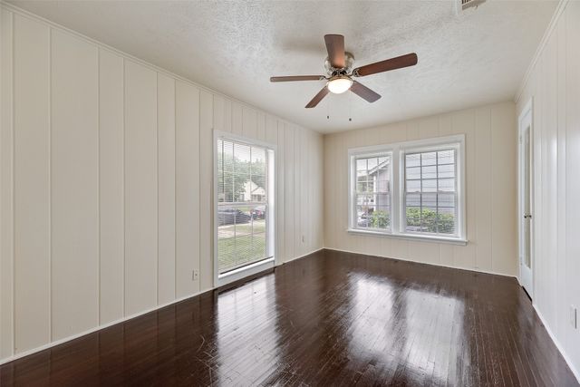 912 Clairemont Avenue, Fort Worth, TX 76103
