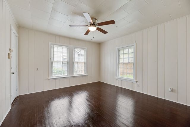 912 Clairemont Avenue, Fort Worth, TX 76103
